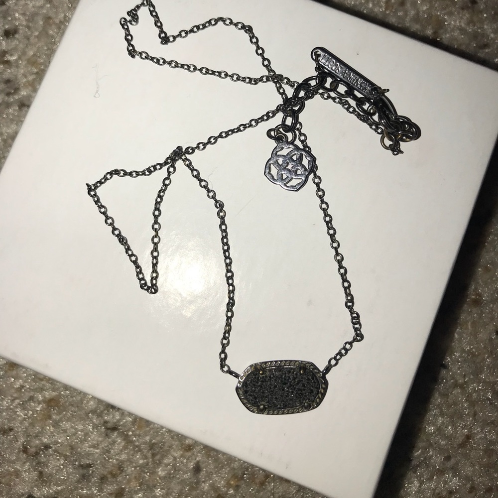 AUTHENTIC Kendra Scott necklace